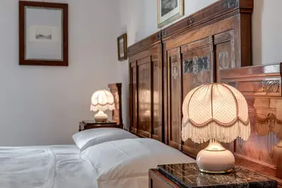 Image de Beautiful and spacious modern apartment in Florence, located in the quiet and well-connected Campo di Marte area. Situated on the first floor, the apartment can accommodate up to 7 guests with 2 double beds and 3 single bed, arranged across 4 bedrooms. I