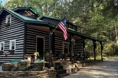 Image de 1936 log cabin between Cook Forest and Clear Creek State Park
