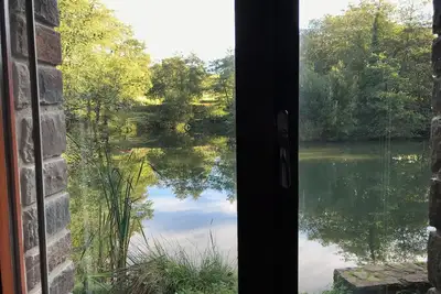 Image de Lakeside Cottage, below the Castle