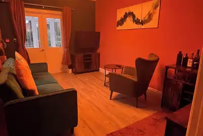 Image de Stylish 2-Bed Ground Floor Flat with Private Garde