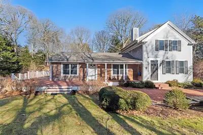 Image de Steps to Pond, Hot Tub & Game Room!