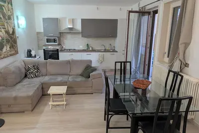 Image de Corner of Peace downtown near Ederle Barracks