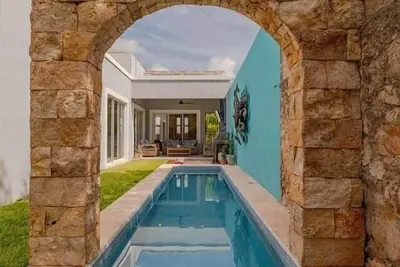 Steps to Merida's Gastronomic Corridor w/parking