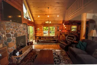 Image de 5 bedroom, 4. 5 bath Log Cabin in Deep Creek Lake