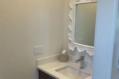 Image de On the Boardwalk Modern Townhome - C