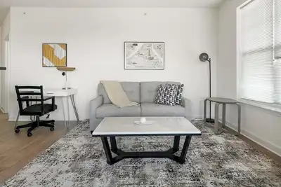 Image de Landing | Stylish 2bd, Gym, Pool