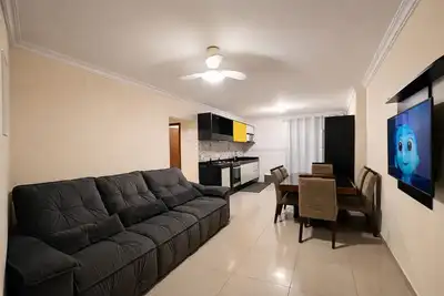 Image de Spacious and cozy apartment close to the beach and shops.