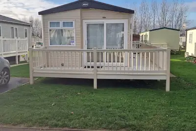 Image de Amazing caravan with decking at Manor Park in Hunstanton ref 23007w