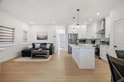 Image de New 3br Upper Suite w Free Banff Pass