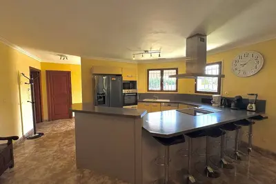 Image de Villa familiale avec piscine privée près des plages