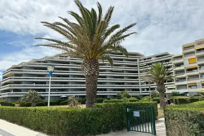 Image de Appartement moderne avec climatisation, balcon et parking