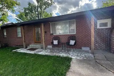 Image de A peaceful 3-bedroom house in beautiful downtown Rogers