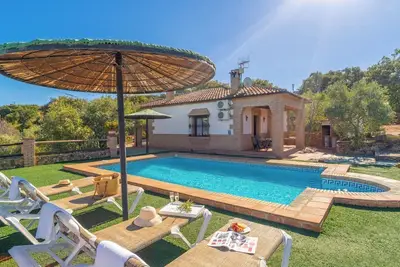 Image de Los Milagros El Gastor by Ruralidays