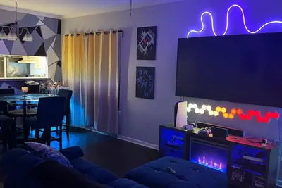 Image de World Cup Ready! ! 🌍🏆Cozy gamer pad very close to Mercedes-Benz stadium