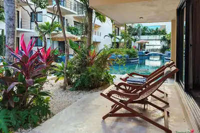Image de Luxury 2br Swim-Up Oasis | 5 min to Beach