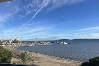 Image de Appartement Pour 4 Personnes Face A La Mer - Centre Ville