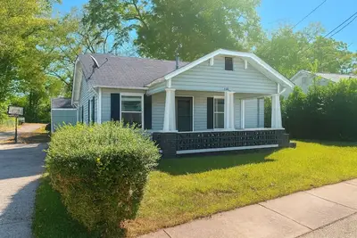 Image de Soothing 2-bedroom house with Ac in charming Griffin