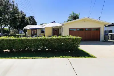 Image de Bright and airy 3-bdrm and 3-full bath Coronado house on a cul-de-sac.