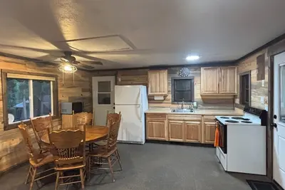 Image de Awesome 1-bedroom cabin in Neihart perfect for a cozy getaway