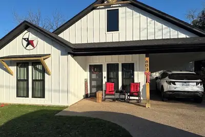 Marvelous 3-bedroom house with Ac in charming West