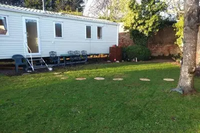 Image de 2 Bed Cabin Sleeps 6 - Balcony, Parking & Pets