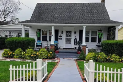 Image de \"The Wilt House\" - Cozy Vintage Home by Charles Town, Casino & More!