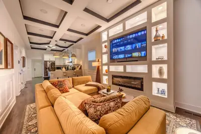 Image de luxry Boutique 4br Near Uni Chicago, Lake & Metra, Outdoor patio, upto 10 guests