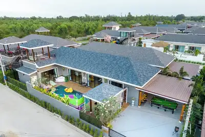 Image de Villa Oc Breeze Casa avec piscine privée et 3 chambres, près de la plage de Cha-Am