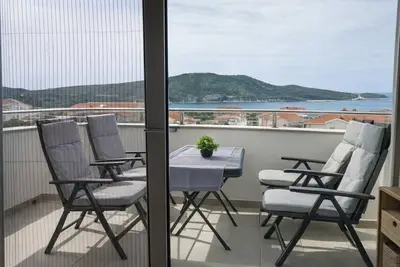 Blue Horizon Apartment by Litto