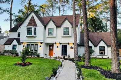 Image de Modern 4-Bedroom Home Meeting Corporate and Insurance Expectations