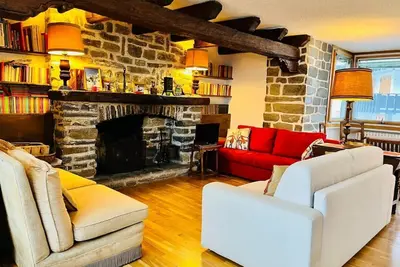 Image de GuestHost - Comfortable 150 sqm apartment, accommodating up to 6 people, located on the second floor of a building without an elevator. The property is located in a well-served residential area of ​​the town. The pedestrian center and the ski lift are