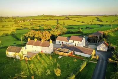 Image de Own Farmstead Group stays 3 homes 2 Hot tubs