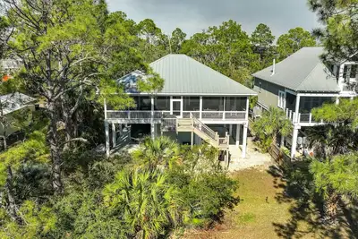 Image de Brightwaters Getaway – Beachfront 3br/2ba, Pet-Friendly – New Listing!