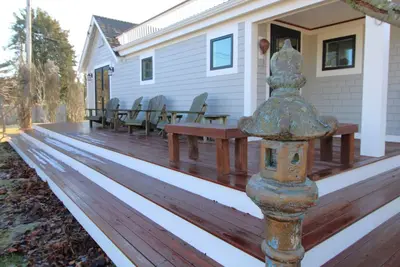 Decadent Renovated Cottage With Private Yard (2428)