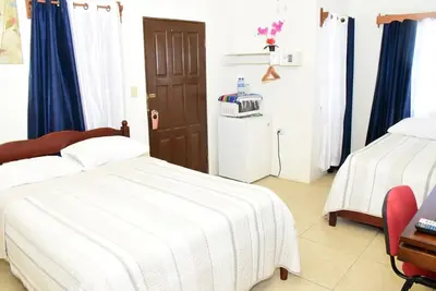 Image de 6-bedroom studio in marvelous Belize City with air conditioning