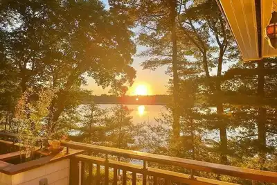 Image de Spacious 6-bedroom house in charming Sherborn with Lake access and Indoor Pool