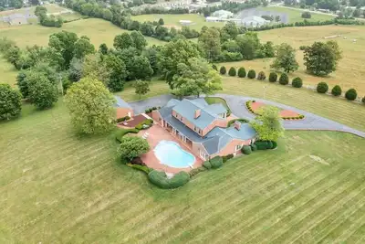 Image de Entire Oak Hill Estate | Tennis, Pool & Games