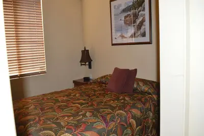 Image de 2 Roomy Accommodations Just Minutes From Beautiful Nearby Attractions