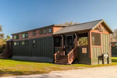 Image de Deluxe Two-Bedroom, Two-Story Resort Cabin