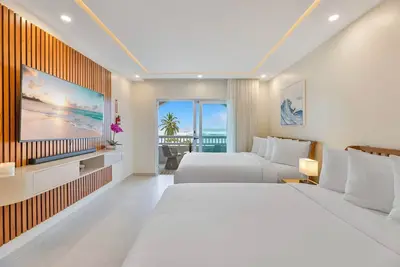 Image de Luxury Oceanfront 2br |Beach Access + Resort Pools