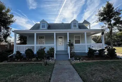 Image de Peaceful Coastal Home • Walk to Beach • Near Golf • Private Parking.