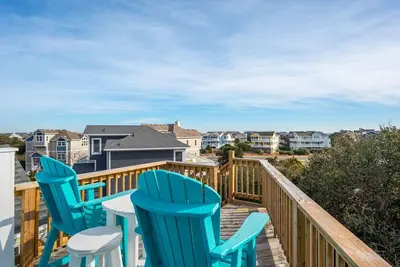 Image de 6min walk2beach Obx 7BedRm HeatedPool Pet Friendly Hot tub