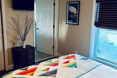 Image de Pt Judith Beach Escape with Water views