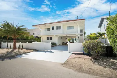 Image de Exclusive White Marlin Beach Retreat - Private Beach Access & Dock