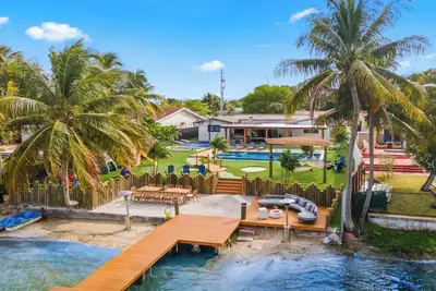 Image de Luxury Lakeview/Heated Pool•Spa•Golf•Basketball