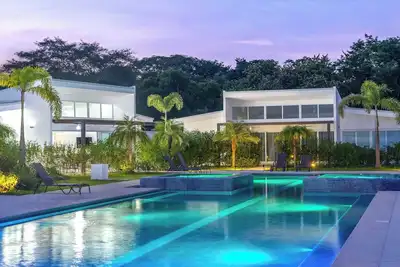 Image de Luxury Walk-to-Beach 3br Oasis, Playa Avellanas