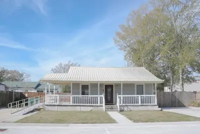 Image de The Southern Porch Cottage Near Nola & Coast