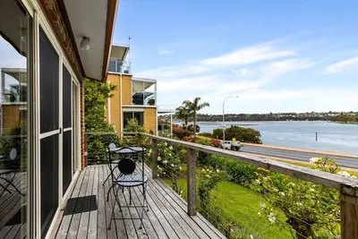 Image de Apartment with stunning lake views