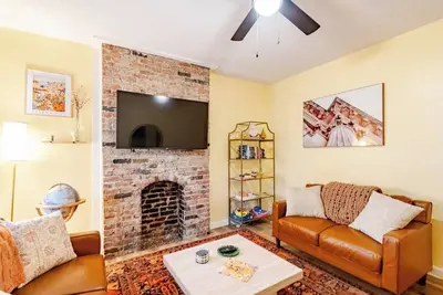 Image de Colorful Columbus Casita - Great for Travel & Work. 7 Minutes from Downtown!