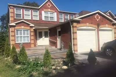 Image de Entire Upper and Main Floor Detached House Mississauga